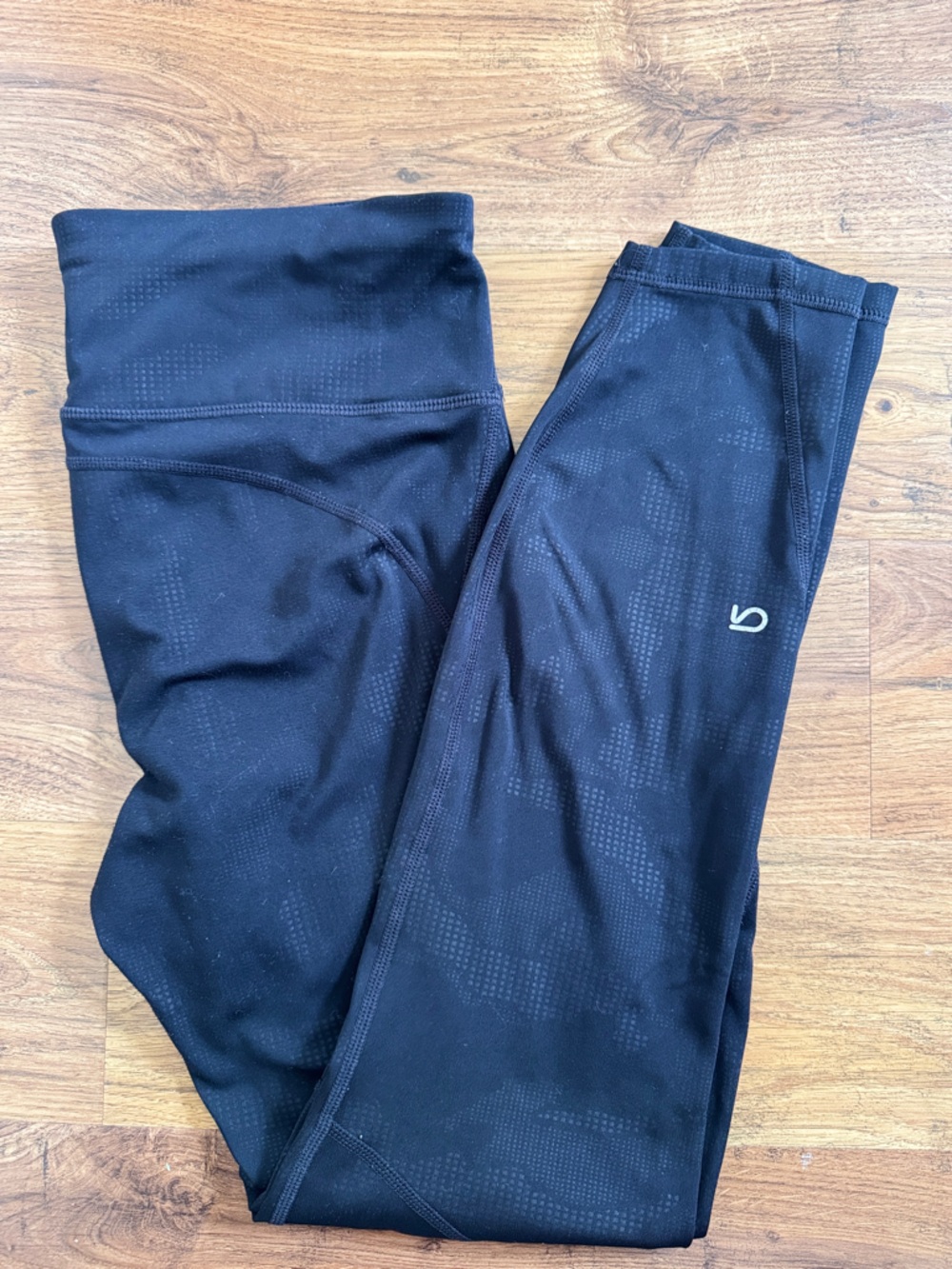 GAP Black Leggings with Subtle Camo Detail, Size Medium